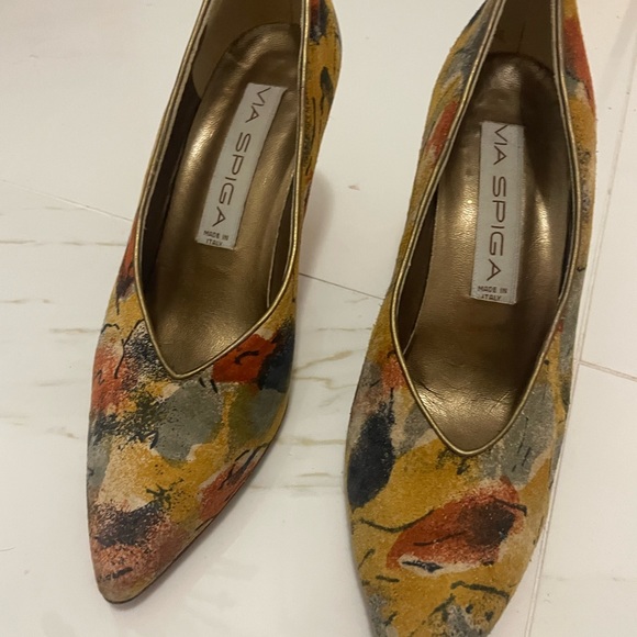 Shoes - Picture 5 of 5